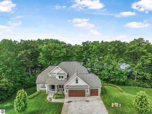 3149 Lake Meadows Cir, Traverse City, MI, 49685-9781 | Card Image