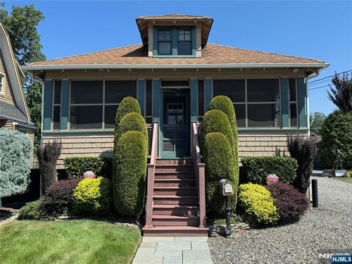 131 Hickory Ave, Bergenfield, NJ, 07621-1838 | Card Image