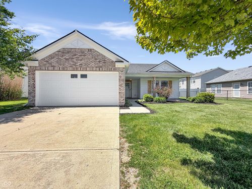 526 Bourneside Dr, Greenfield, IN, 46140-9117 | Card Image