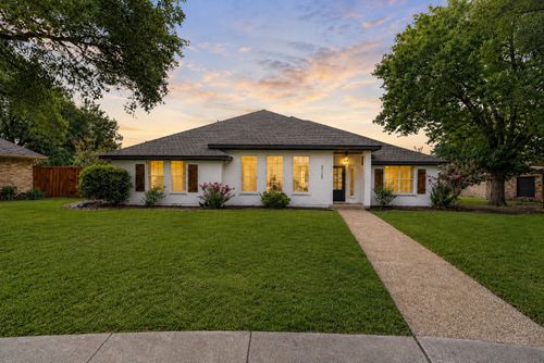3306 Blue Bell Pl, Richardson, TX, 75082-2331 | Card Image