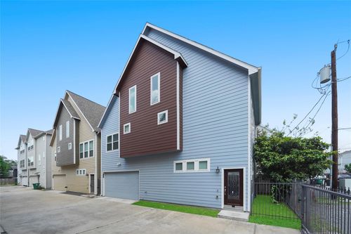724 Link Rd, Houston, TX, 77009-2542 | Card Image