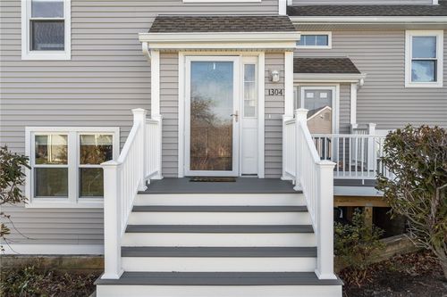 1304-1304 Fairway Dr, Middletown, RI, 02842-4587 | Card Image