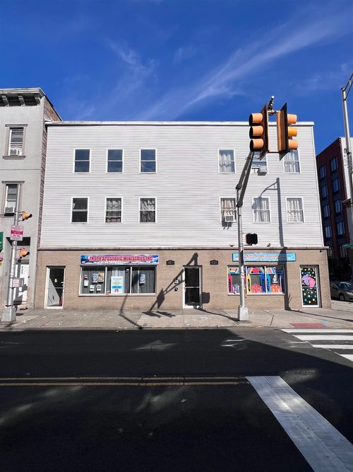 3-427-429 Martin Luther King Dr, Jersey City, NJ, 07304 | Card Image