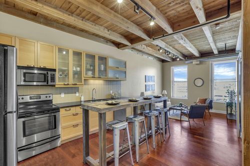 apt-605-150 E Main St, Columbus, OH, 43215-7242 | Card Image