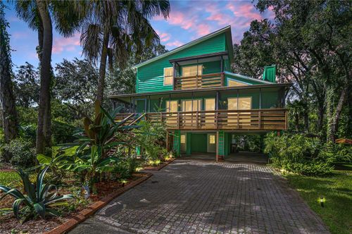 8614 Hibiscus Dr, TEMPLE TERRACE, FL, 33637-1810 | Card Image