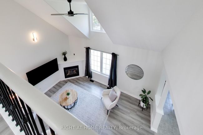 1112 Booth Ave, House other with 4 bedrooms, 4 bathrooms and 2 parking in Innisfil ON | Image 11