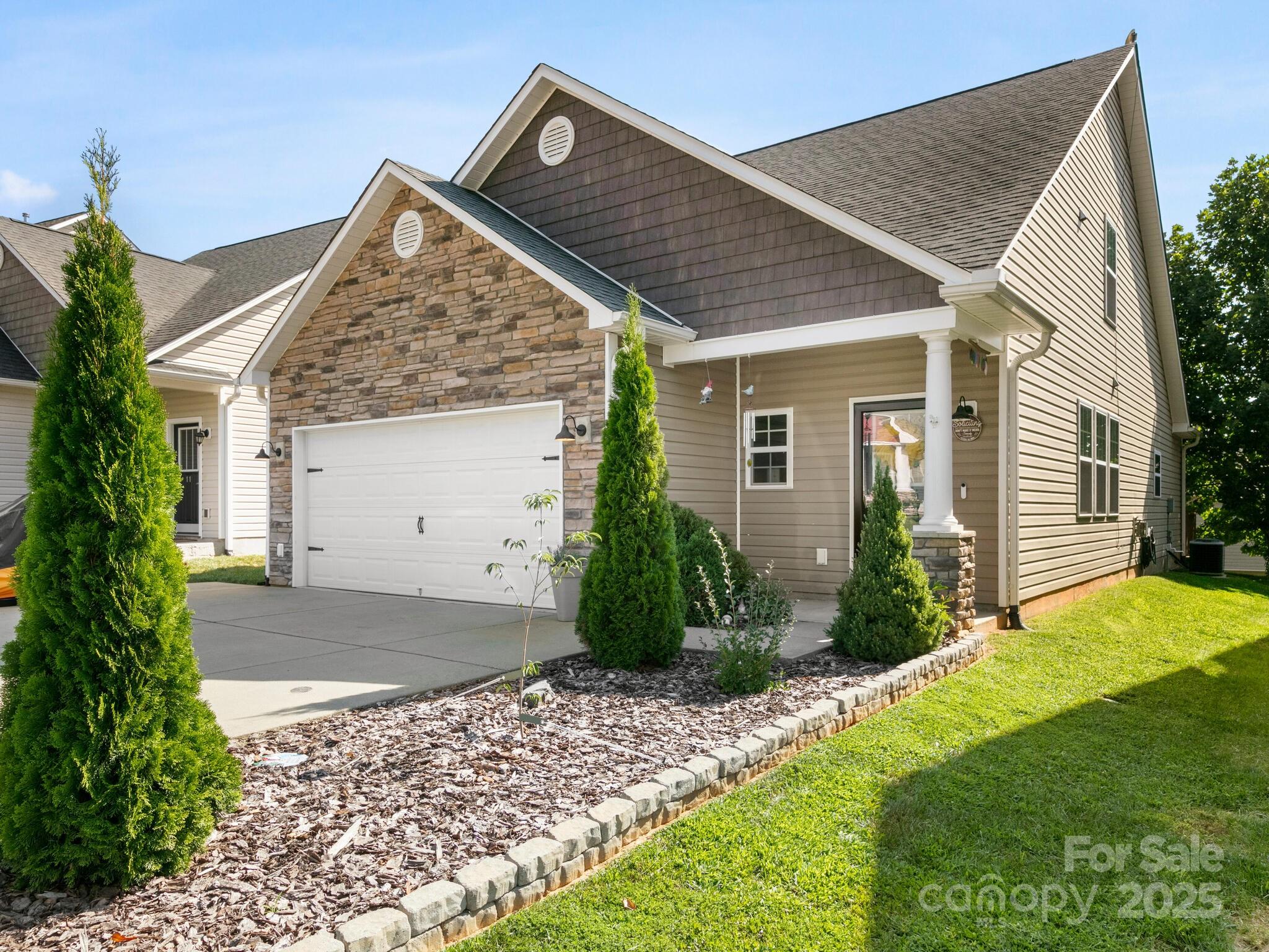 Daphne Dr, Arden, NC 28704