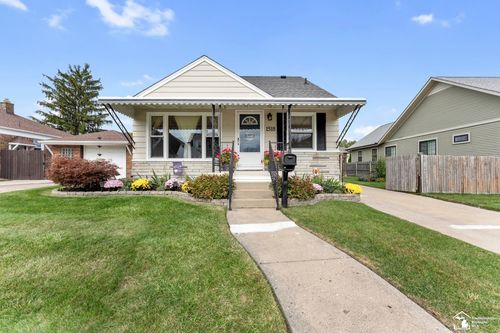 1518 Sycamore St, Wyandotte, MI, 48192-5418 | Card Image