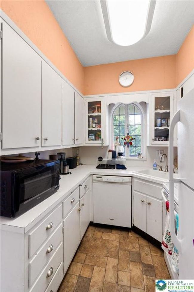 923 N Webster Ave, Home with 9 bedrooms, 5 bathrooms and 3 parking in Scranton PA | Image 11