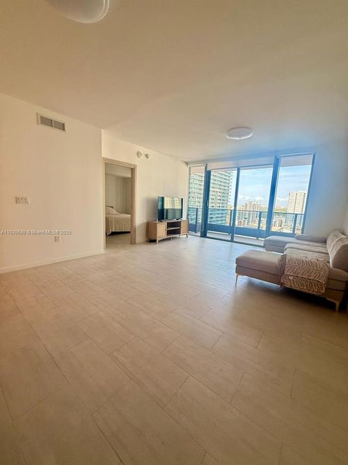 unit-2008-1000 Brickell Plz, Miami, FL, 33131-3838 | Card Image