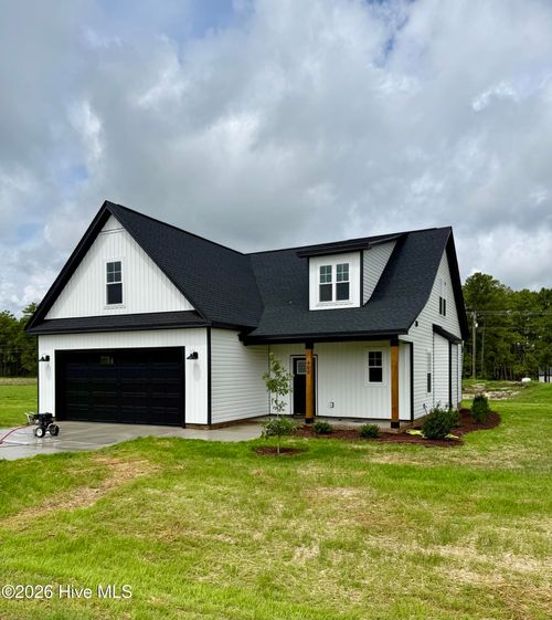 400 Mossy Cup Ln, Aberdeen, NC, 28315 | Card Image