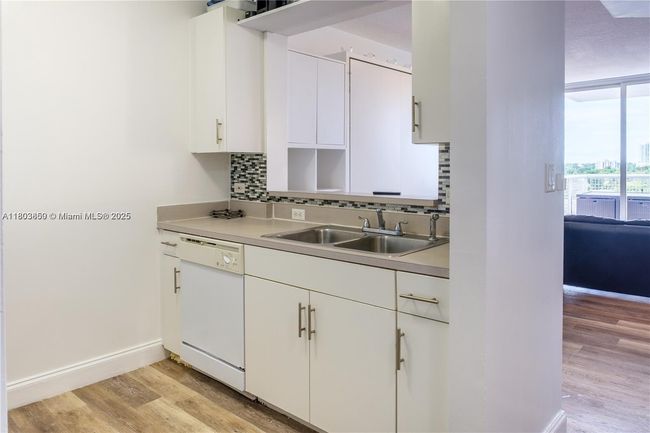 APT-710 - 900 Sw 8 Th St, Condo with 1 bedrooms, 1 bathrooms and null parking in Miami FL | Image 6