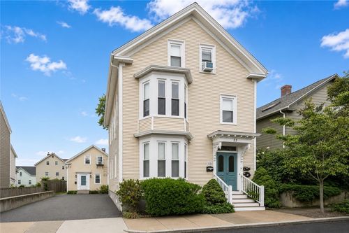 33 Amy St, Providence, RI, 02906-3895 | Card Image