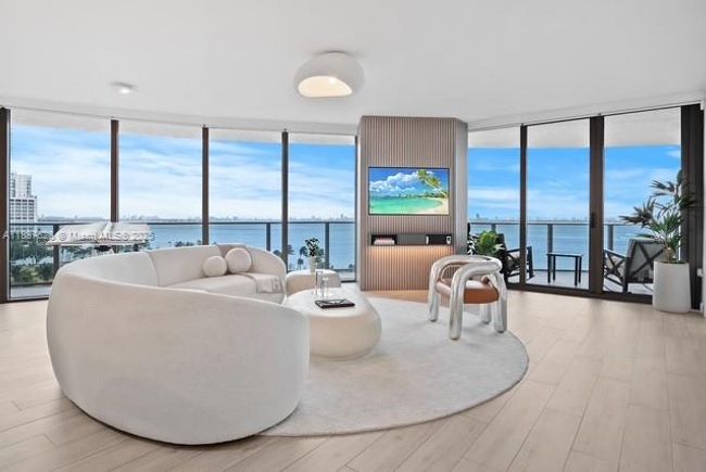 UNIT-715 - 488 Ne 18 Th St, Condo with 3 bedrooms, 4 bathrooms and null parking in Miami FL | Image 4