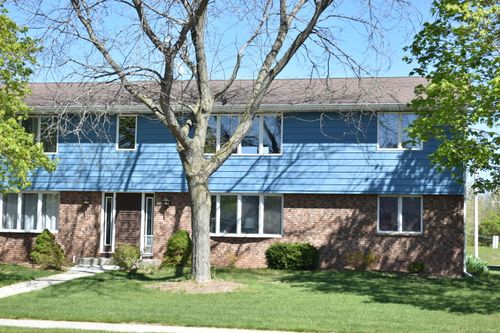 215 S 11th St, Oostburg, WI, 53070-1377 | Card Image