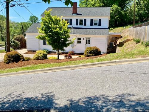 500 W Main St, Wilkesboro, NC, 28697-2833 | Card Image