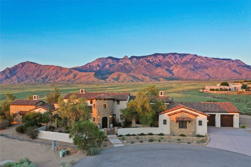 8906 Paramount Ct Ne, Albuquerque, NM, 87122-3053 | Card Image