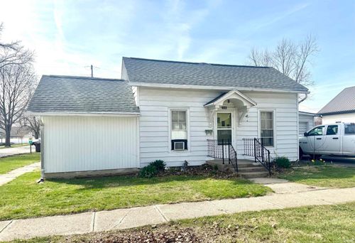 112 S Maple St, North Manchester, IN, 46962-1749 | Card Image