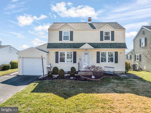 308 Forest Ave, WILLOW GROVE, PA, 19090-2811 | Card Image