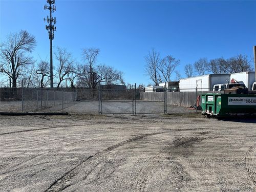 122 Frowein Rd, Center Moriches, NY, 11934-1801 | Card Image