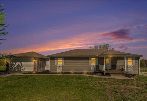 9670 Nw Dawn Ln, Gower, MO, 64454-8472 | Card Image