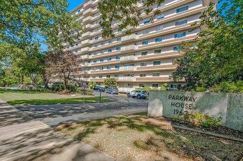 apt-411-1960 N Parkway, Memphis, TN, 38112-5052 | Card Image