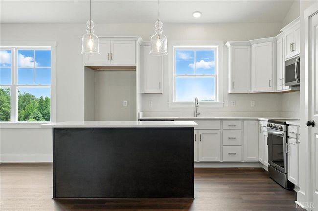 8666 Hat Creek Rd, House other with 3 bedrooms, 2 bathrooms and null parking in Brookneal VA | Image 11