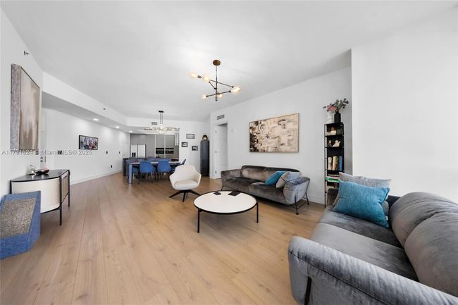 APT-707 - 16001 Collins Ave, Condo with 3 bedrooms, 3 bathrooms and null parking in Sunny Isles Beach FL | Image 10
