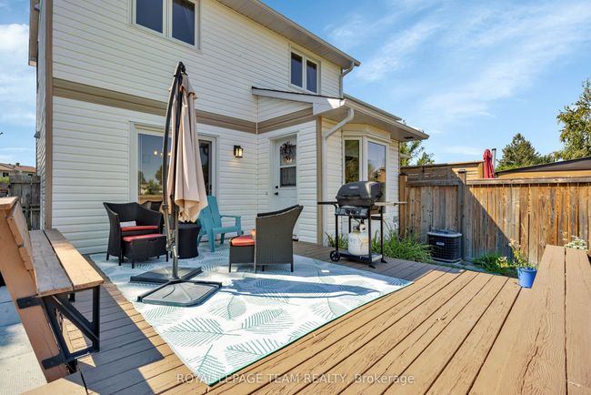 203 Rosemary Gdns, House attached with 3 bedrooms, 2 bathrooms and 4 parking in Orléans ON | Image 37
