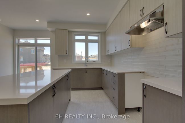 2610 Hibiscus Dr, House attached with 3 bedrooms, 3 bathrooms and 1 parking in Pickering ON | Image 12