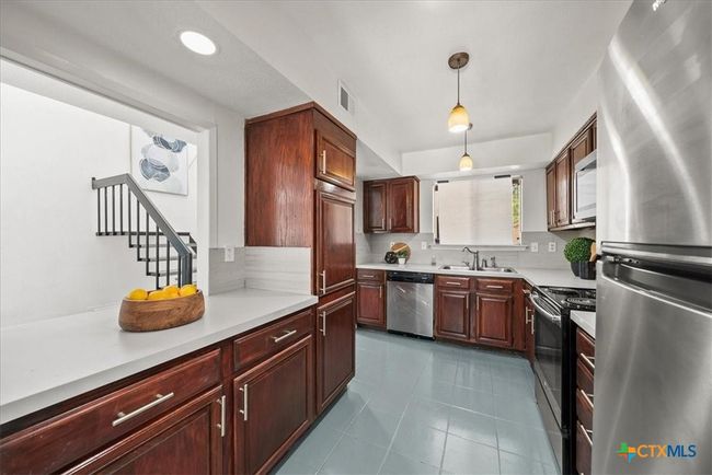 9206 Flickering Shadow Dr, Townhouse with 3 bedrooms, 3 bathrooms and null parking in Dallas TX | Image 18