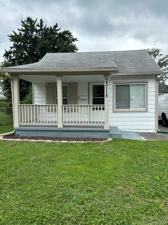 Stewart Ave, Warren, MI 48089
