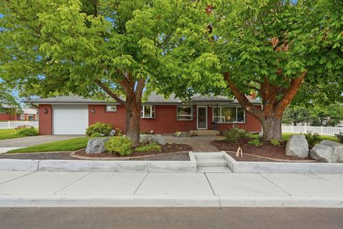 305 E Barker St, Medical Lake, WA, 99022 | Card Image