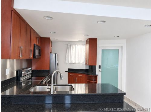 217-18720 Ne 18th Avenue, Miami, FL, 33179 | Card Image