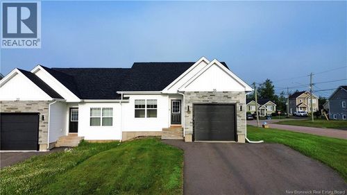 35 Anastasia Cres, Moncton, NB, E1E0E4 | Card Image
