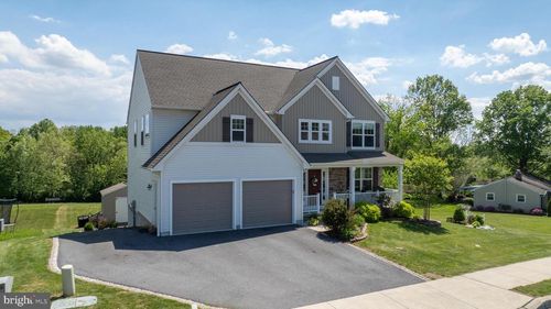 307 Westview Dr, AKRON, PA, 17501-1172 | Card Image