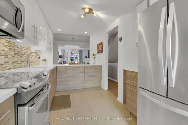 1648 Locksley Lane, Condo with 2 bedrooms, 2 bathrooms and 1 parking in Gloucester ON | Image 12