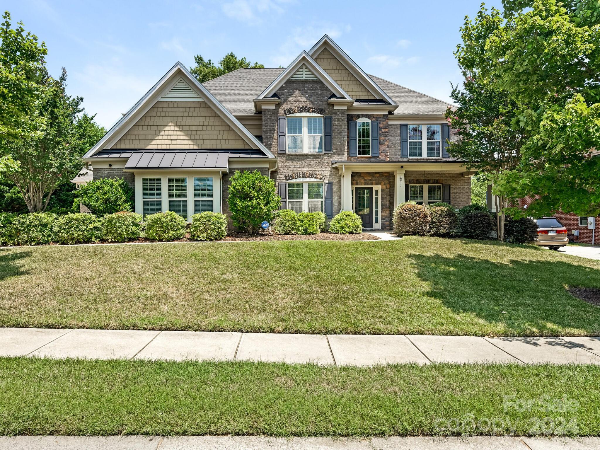 Tamarron Dr, Charlotte, NC 28277