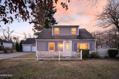 6059 Blossman Rd, Toledo, OH, 43617-1003 | Card Image