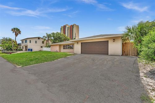 411 Wilma Circle, Riviera Beach, FL, 33404 | Card Image