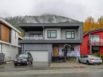 2048 Tiyata Blvd, House other with 5 bedrooms, 3 bathrooms and 4 parking in Pemberton BC | Image 1