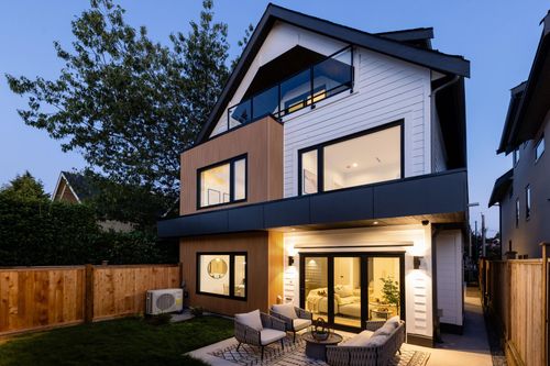 2-1079 E 14th Ave, Vancouver, BC, V5T2P1 | Card Image