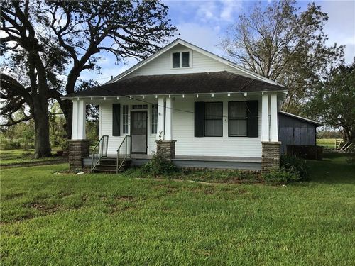 10017 River Rd, Westwego, LA, 70094-2142 | Card Image