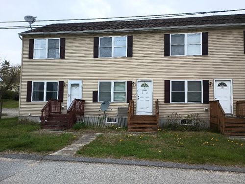 32-32 Walnut St, Danielson, CT, 06239-1738 | Card Image