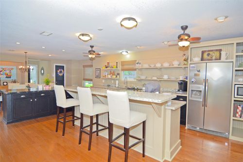 4247 Crownwood Dr, Seabrook, TX, 77586-4107 | Card Image