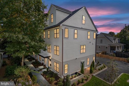 909 N Irving St, ARLINGTON, VA, 22201-2201 | Card Image