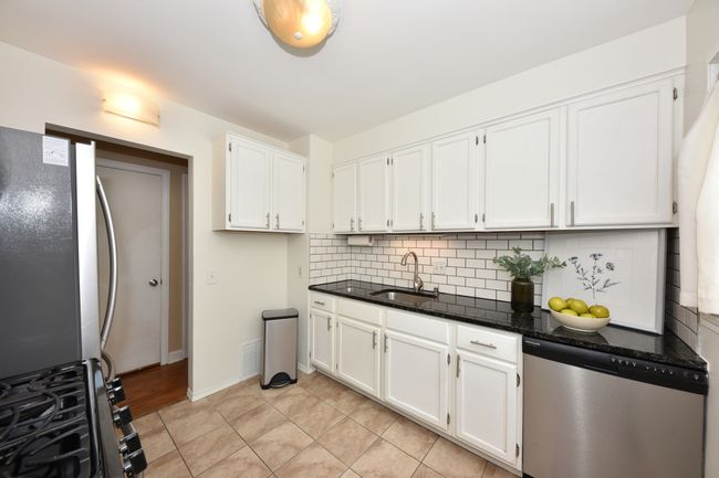 4772 N Diversey Blvd, House other with 3 bedrooms, 1 bathrooms and null parking in Whitefish Bay WI | Image 14