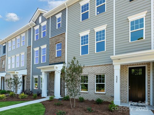 03-11021 Warfield Ave, Huntersville, NC, 28078-5488 | Card Image