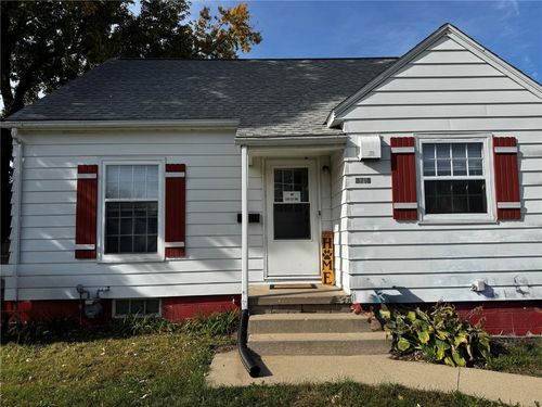 3718 C Ave Ne, Cedar Rapids, IA, 52402-6139 | Card Image