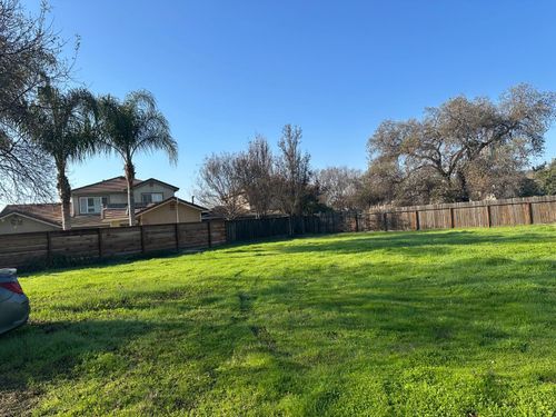 977 N Canyon Dr, Modesto, CA, 95351-6869 | Card Image